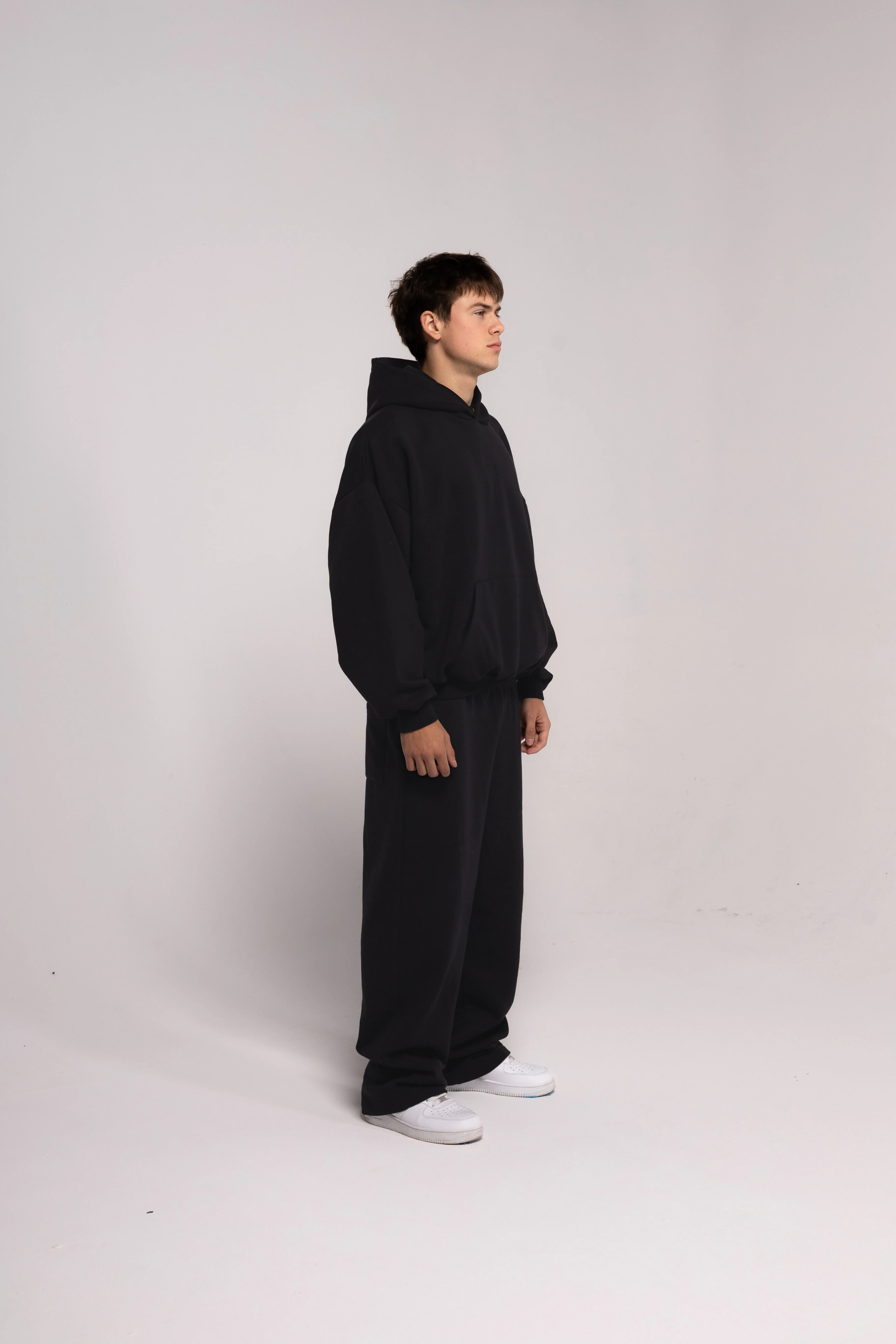 Noir Basic Baggy Sweatpants - Image 3